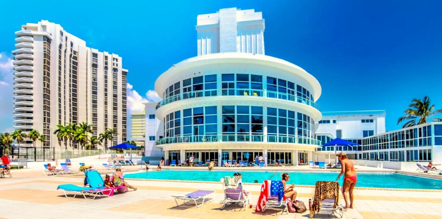 Castle Pavillon 8 Beachfront - Private Beach Access Loft With 2-Story, Pool, Tennis, Free Parking Access Miami Beach Eksteriør billede