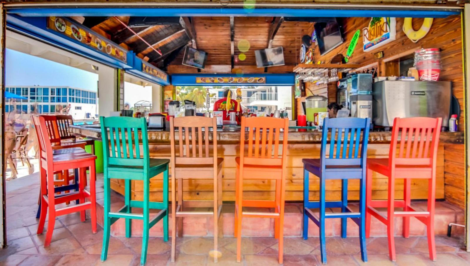 Castle Pavillon 8 Beachfront - Private Beach Access Loft With 2-Story, Pool, Tennis, Free Parking Access Miami Beach Eksteriør billede