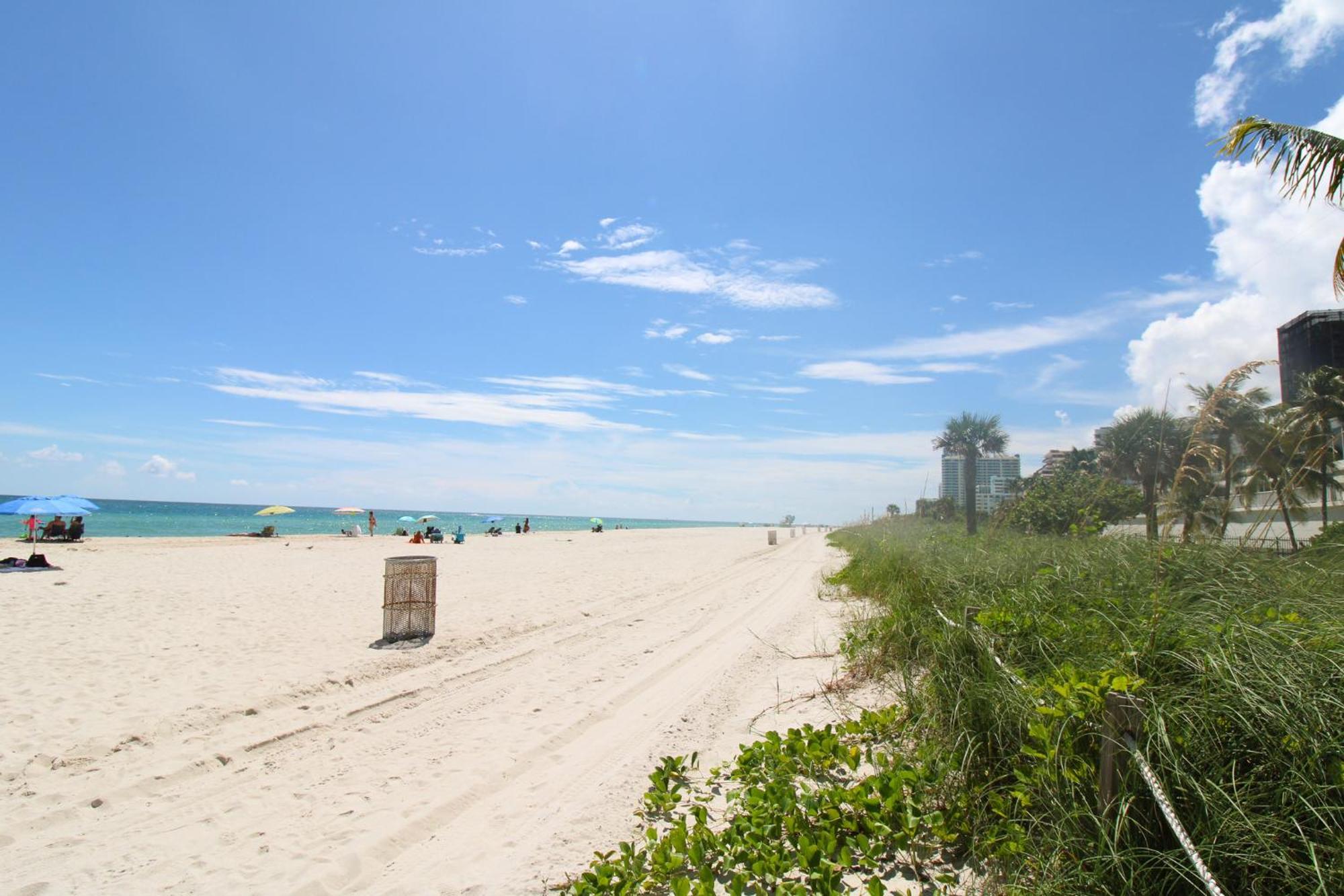 Castle Pavillon 8 Beachfront - Private Beach Access Loft With 2-Story, Pool, Tennis, Free Parking Access Miami Beach Eksteriør billede