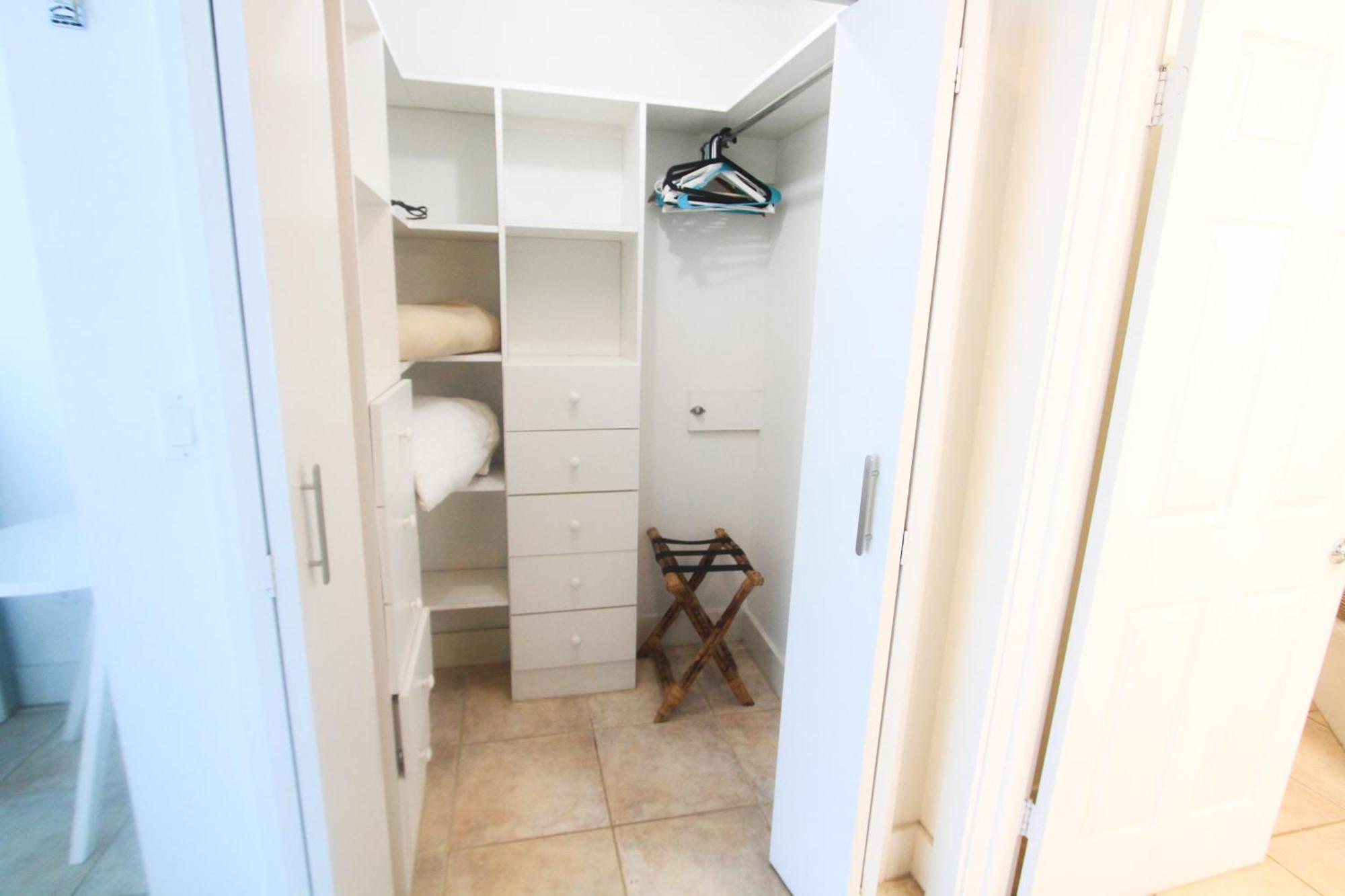 Castle Pavillon 8 Beachfront - Private Beach Access Loft With 2-Story, Pool, Tennis, Free Parking Access Miami Beach Eksteriør billede