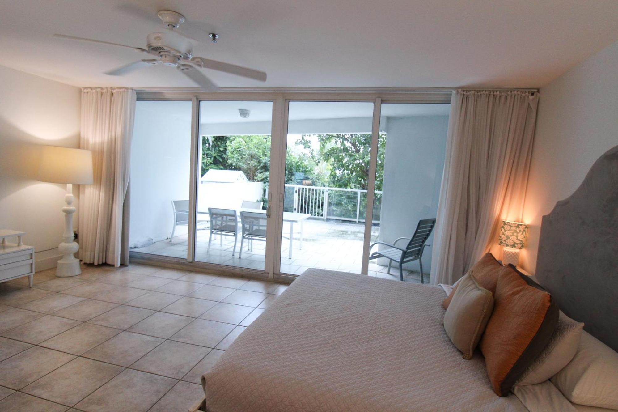 Castle Pavillon 8 Beachfront - Private Beach Access Loft With 2-Story, Pool, Tennis, Free Parking Access Miami Beach Eksteriør billede
