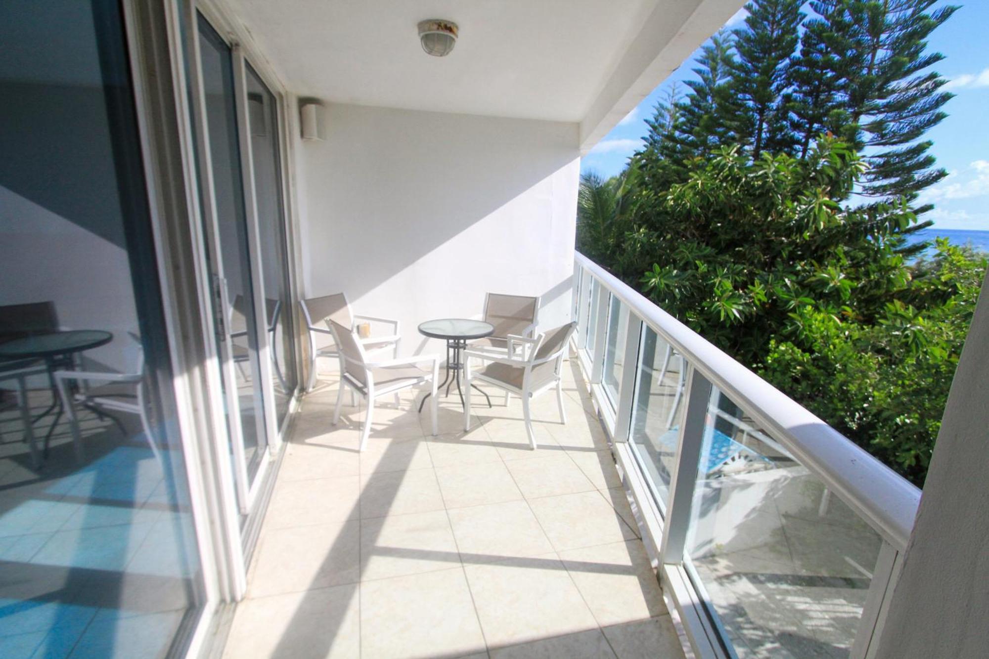 Castle Pavillon 8 Beachfront - Private Beach Access Loft With 2-Story, Pool, Tennis, Free Parking Access Miami Beach Eksteriør billede