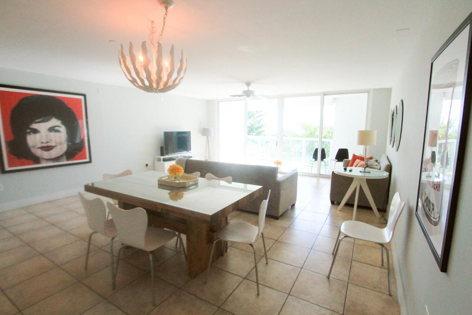Castle Pavillon 8 Beachfront - Private Beach Access Loft With 2-Story, Pool, Tennis, Free Parking Access Miami Beach Eksteriør billede